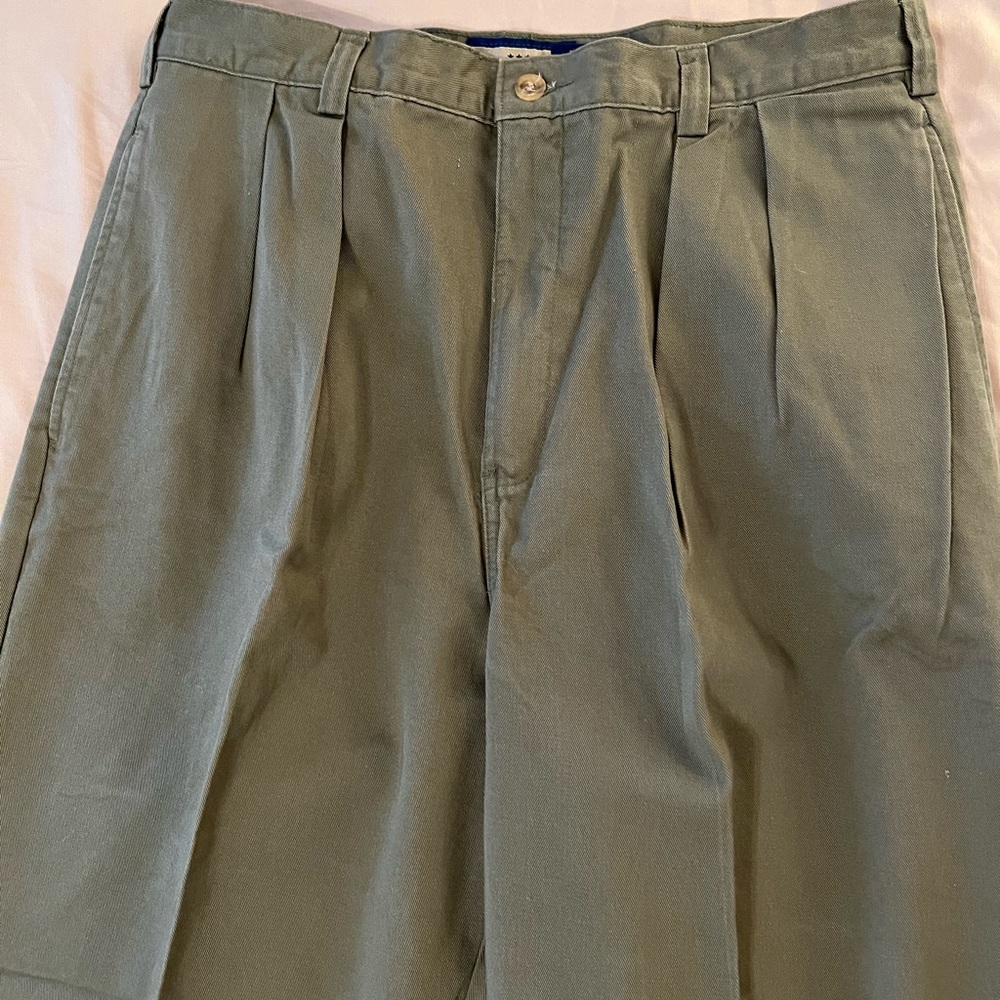 Ruff Hewn olive/green men’s Khakis.